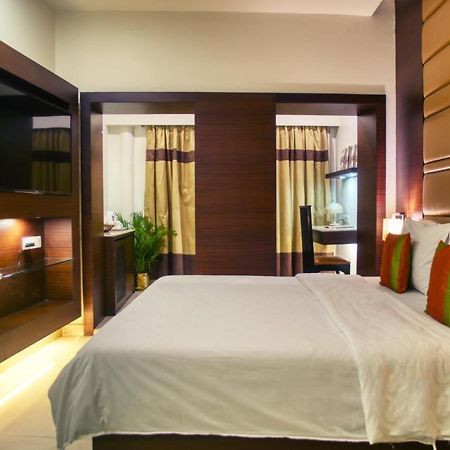 The Samilton Hotel Kolkata Bagian luar foto