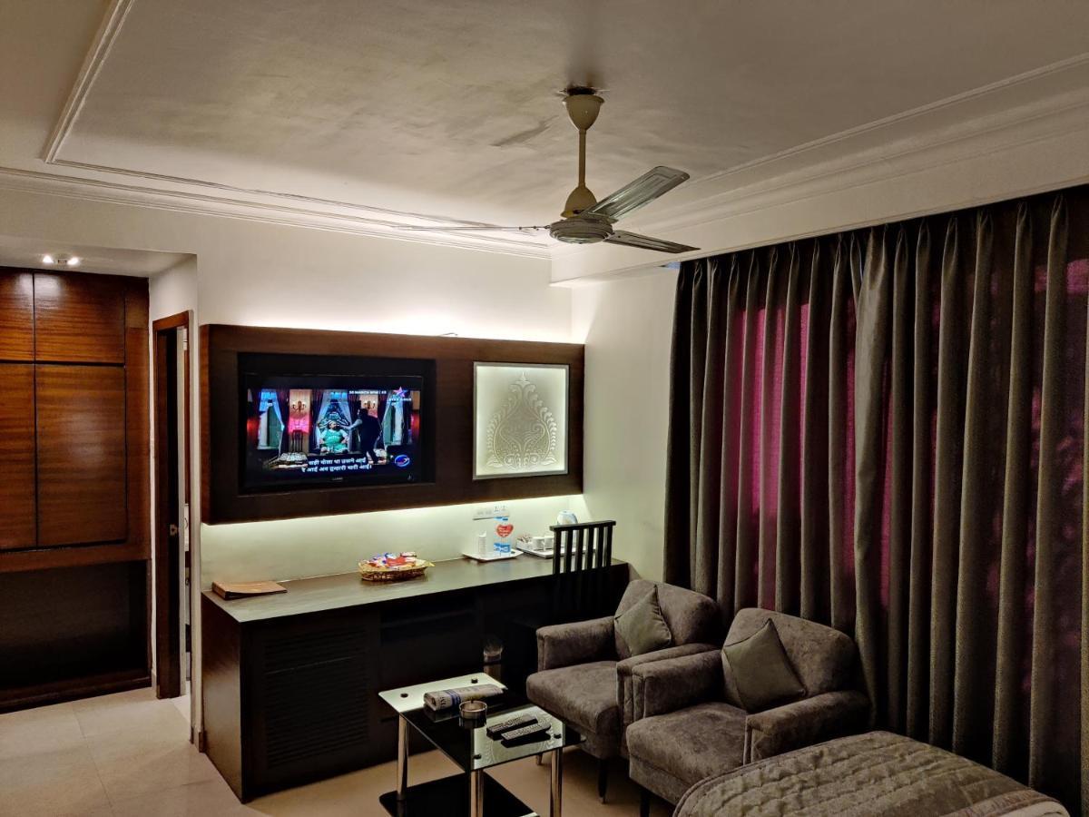 The Samilton Hotel Kolkata Bagian luar foto