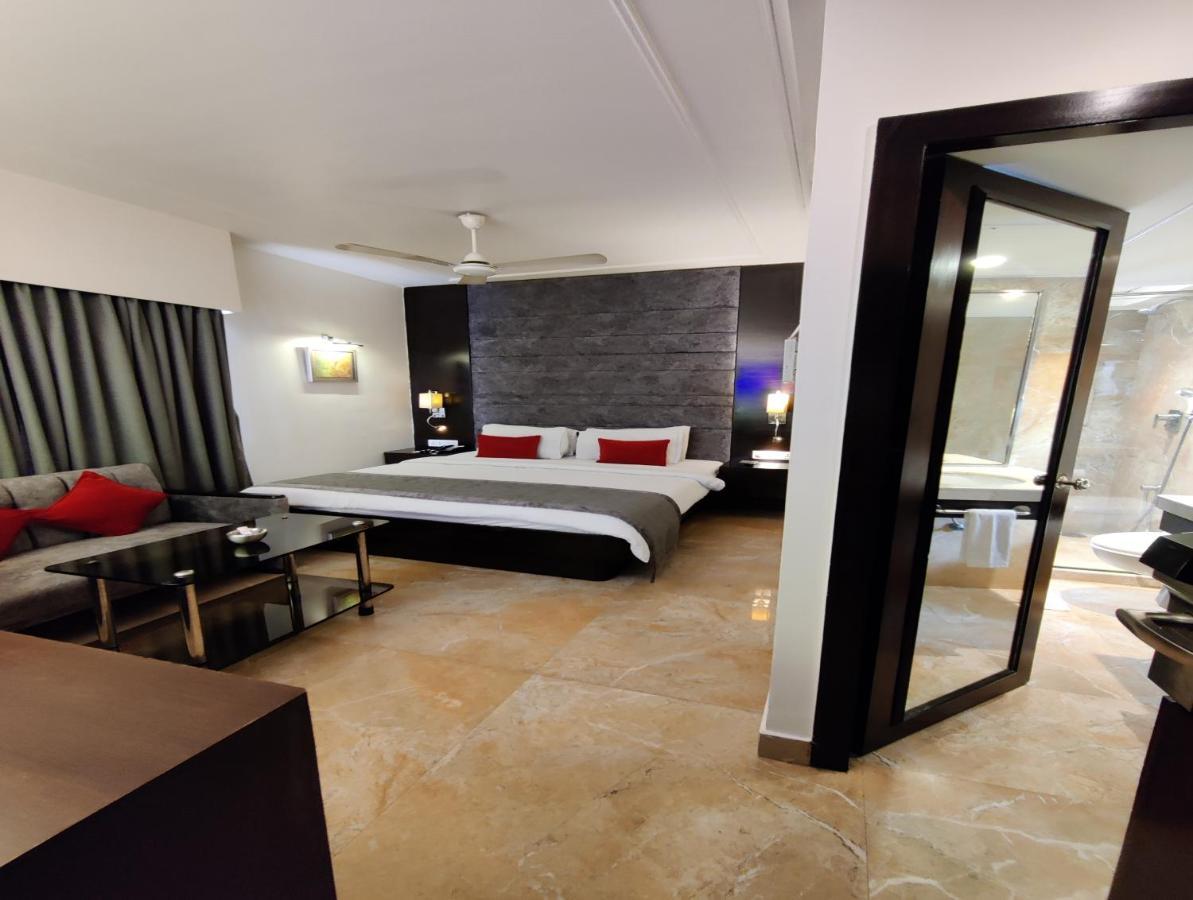 The Samilton Hotel Kolkata Bagian luar foto