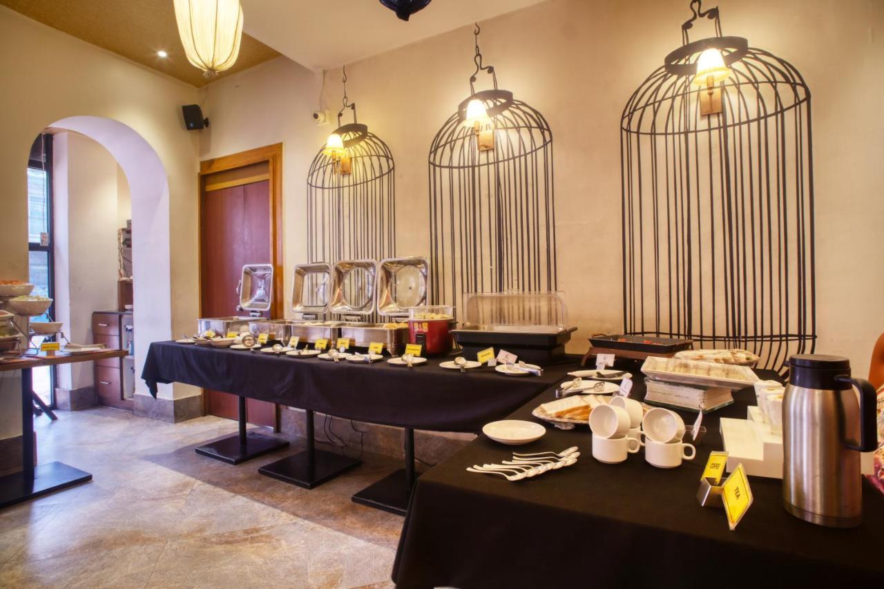 The Samilton Hotel Kolkata Bagian luar foto